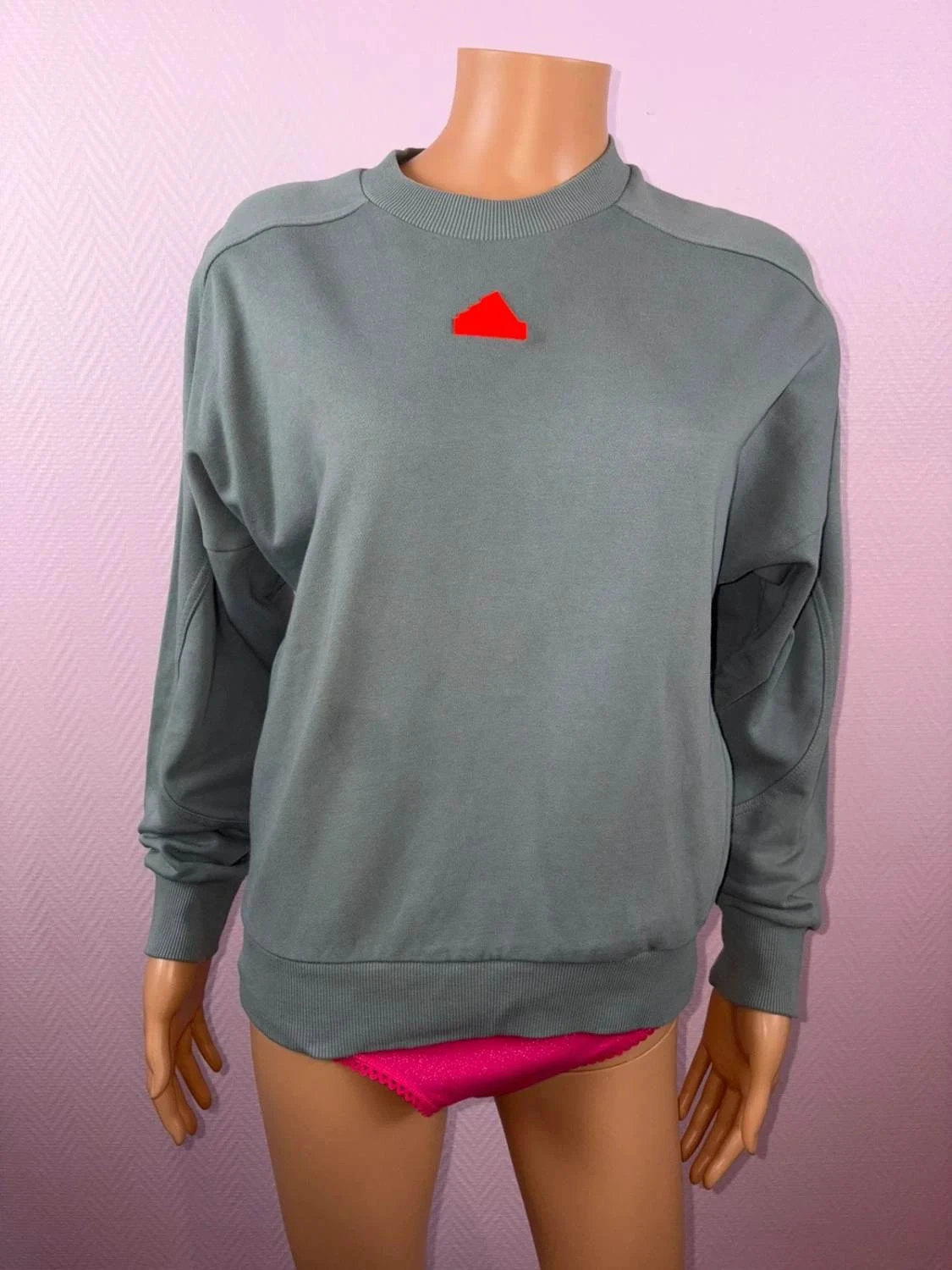 Pull sweat adidas femme taille 2xs peu mis